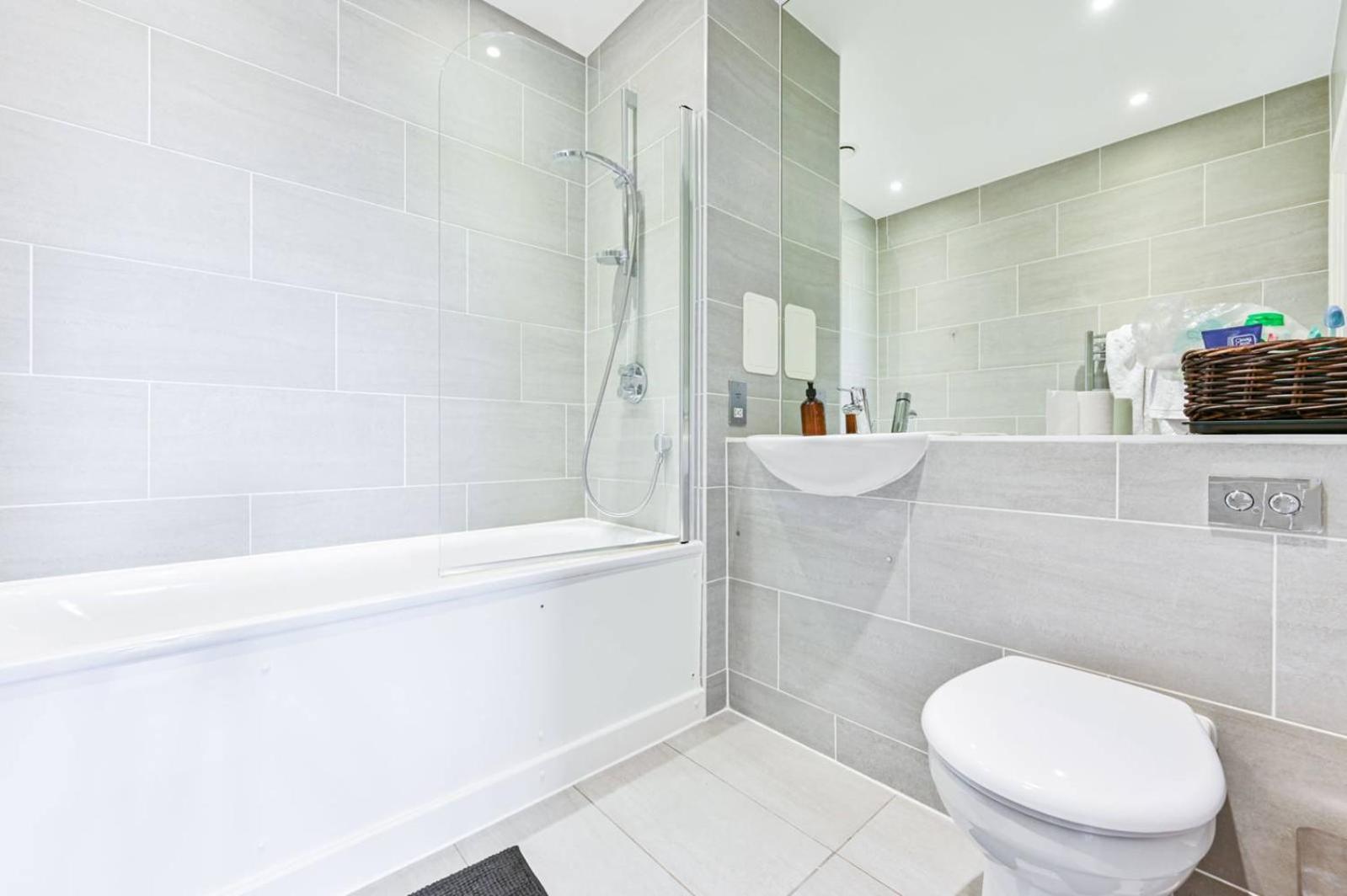 2 Bed Only 15 Mins From Londra